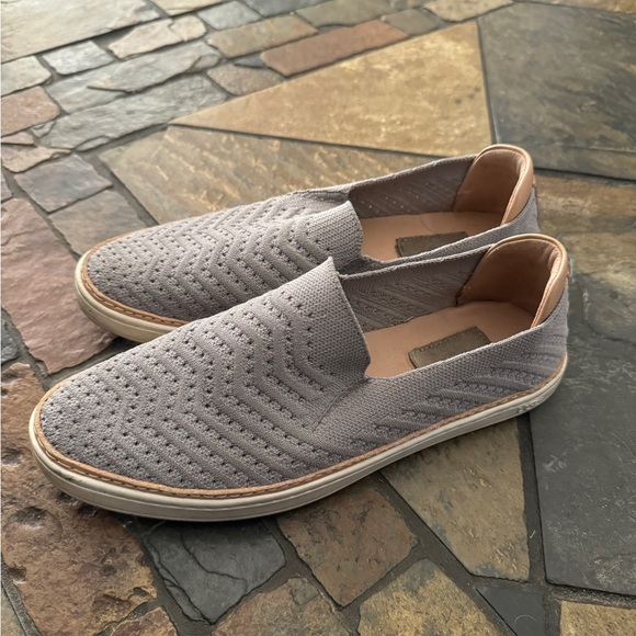 Ugg Slip On Shoes - Picture 1 of 1